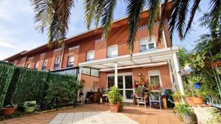 Casa adossada  Antxisu bailara. Venta de casa adosadaen lasarte,terraza de  50m, antxisu bailara