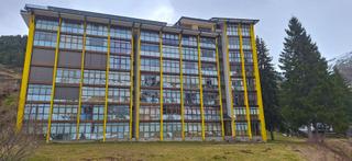 Pis  Calle única. Venta excepcional de dos apartamentos unidos en complejo pirineo