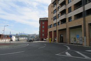 Location Local commercial  Kasares pasealekua. Buenavista se venden o alquilan dos grandes locales de obra.