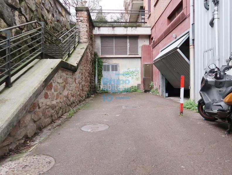 Foto ca5a8f7d-2642-49a6-92d4-6389314e7c6a. Aparcament cotxe a Altza Donostia - San Sebastián