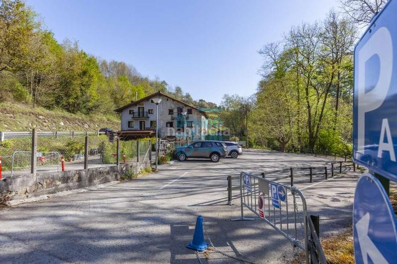 Foto c80ce18b-ccc3-4996-bef5-5398093b95a2. Local commercial dans Oiartzun