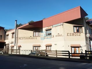 Local Comercial a Oiartzun. Local de 360 m2 en dos plantas, actualmente acondicionado como b