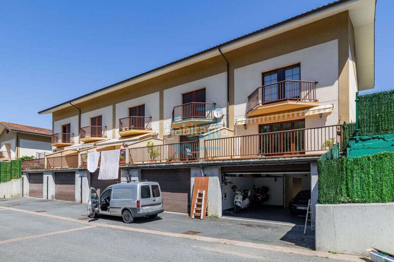 Foto 01a67d08-a594-4f1c-9748-6f0490b06f36. Casa adossada amb calefacció aparcament a Pinar - Anaka - Belaskoenea Irun