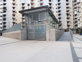 Aparcament cotxe a Estudios de los Plaza