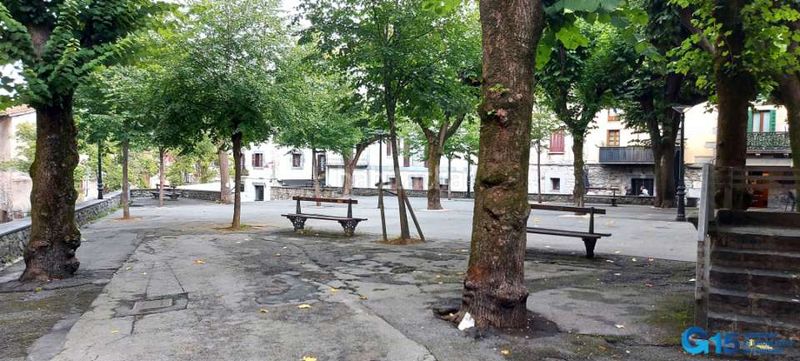 Foto da15a671-bbd0-420d-b55a-b66076de0278. Location local commercial dans Hernani