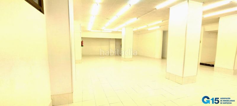 Foto ef0f42a3-a9d6-47ca-9618-649ff5ec135f. Location local commercial dans Hernani