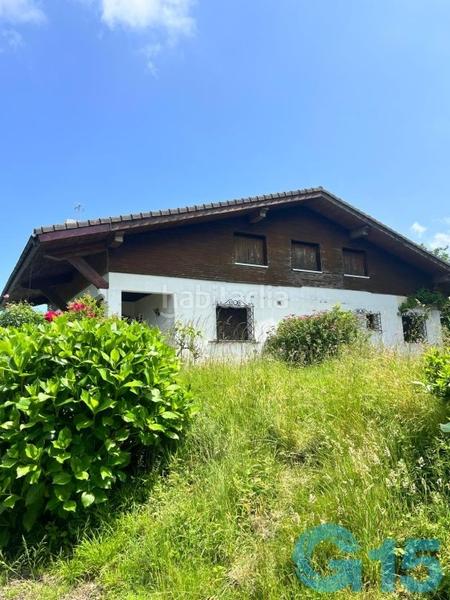 Foto 0d48c26d-40b6-4289-b87c-dc7cab3f9d23. Casa con parcheggio in Zamalbide Errenteria