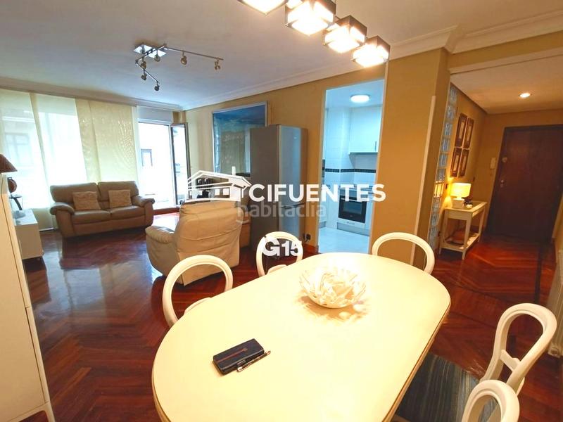 Foto 6392926a-b034-4b16-8cd8-3d9d5ec4cbe1. Miete etagenwohnung mit heizung in Área Romántica Donostia - San Sebastián