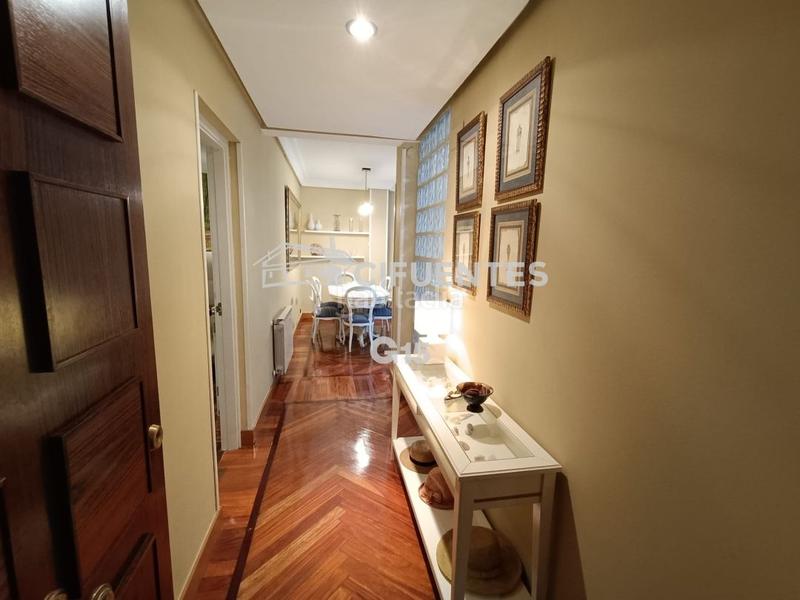 Foto 1f43f2e0-01c3-4f84-a936-7b661b4d8c36. Rent flat with heating in Área Romántica Donostia - San Sebastián