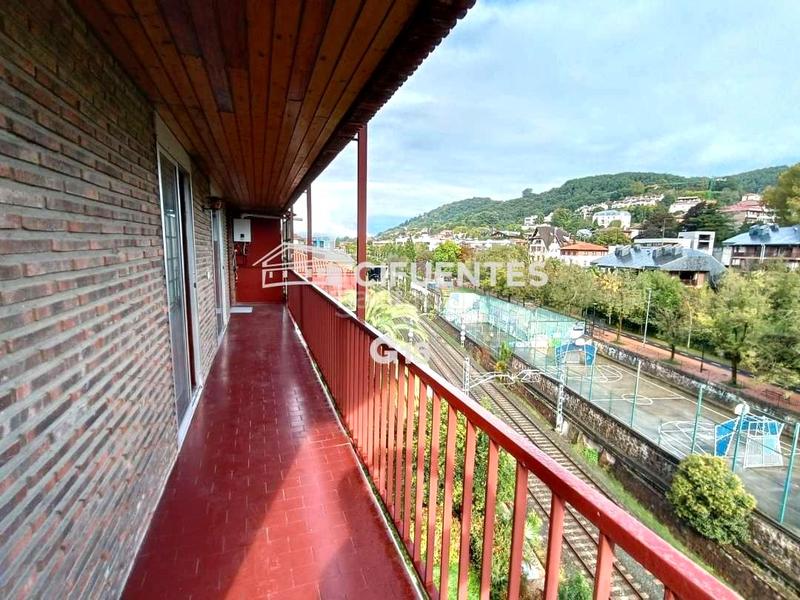 Foto 022d69c5-3692-4b0d-80ac-f2623583e25d. Pis amb aparcament a Intxaurrondo Donostia - San Sebastián