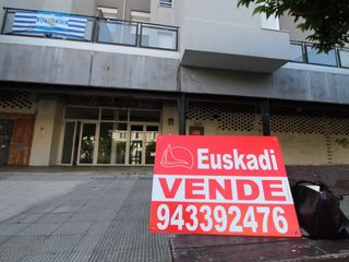 Lloguer Local Comercial a Hernani. Se vende o alquila local de 117 m2 en la zona de la plaza gabrie