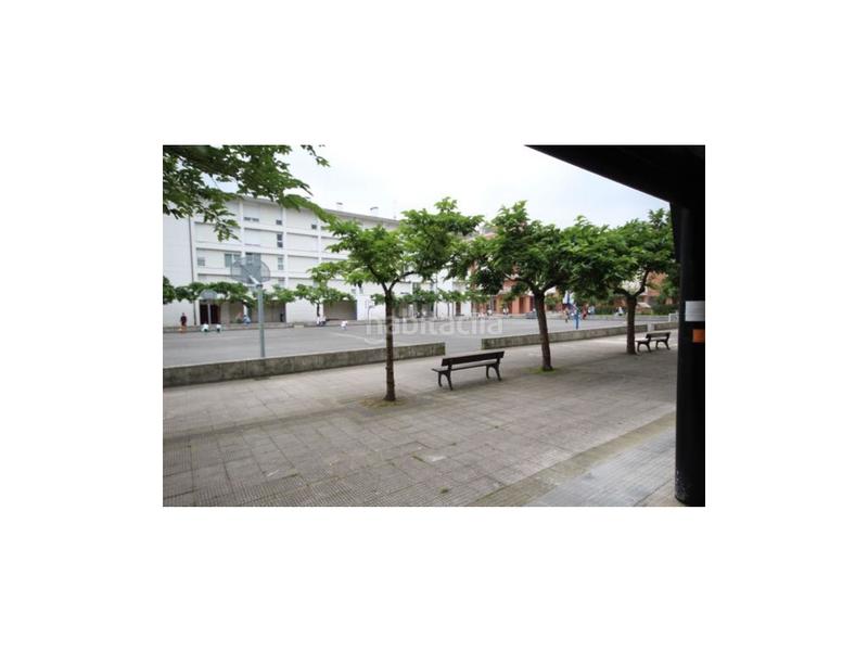 Foto ef6a3f74-dad4-47a2-a5ed-a535401d8632. Lloguer local comercial a Hernani