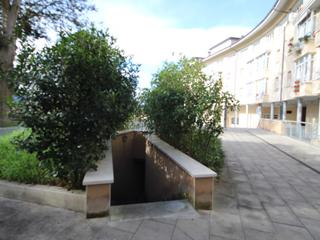 Business premise in Plaza Landetxe