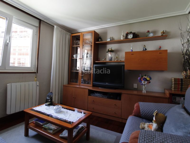 Foto 94b3b976-464d-4820-b9a1-c3b34667e2f8. Pis a Pasaia