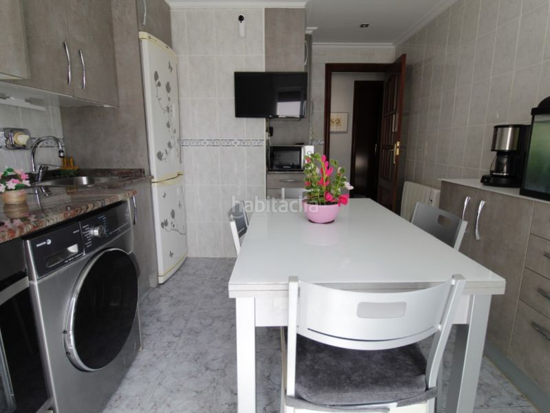 Foto b0b196ef-2822-4a84-a87c-17aaaea2cc4b. Pis a Pasaia