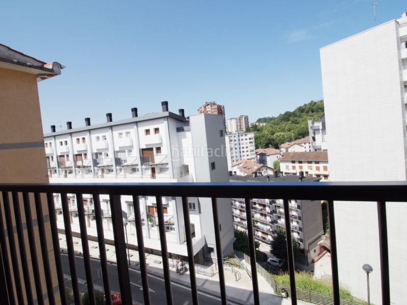 Foto 0b3d8d06-8252-46cd-bc5e-23ec42a70a79. Pis amb aparcament a Pasaia