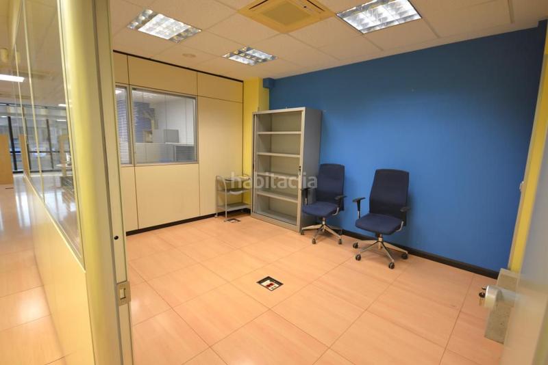 Foto 17eb3e9b-f2f1-41e9-af62-8ca49d898f15. Oficina amb aparcament a Ibaeta Donostia - San Sebastián