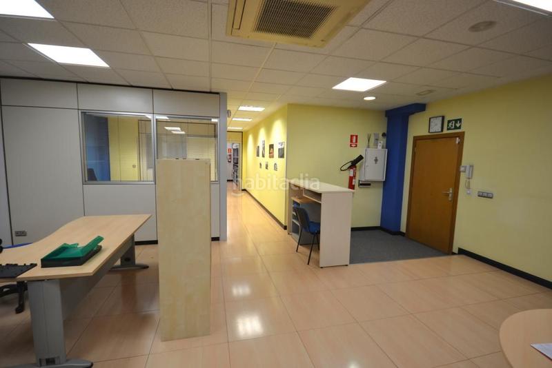 Foto 24f9dded-873d-416e-a455-580178e23d65. Oficina amb aparcament a Ibaeta Donostia - San Sebastián