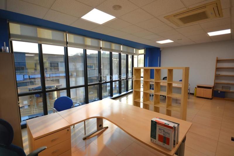 Foto 59f6e25f-cc95-4b38-bf6d-4c6b9c00c2d8. Oficina amb aparcament a Ibaeta Donostia - San Sebastián