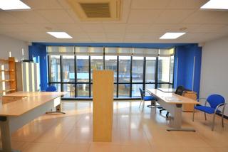 Affitto Ufficio  De pokopandegi bidea. Igara. oficina equipada de 122m2 con tres garajes