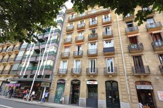 Pis  Easo kalea. Centro.  ceaso. extraordinario apartamento exterior con balcón e
