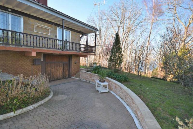 Foto 1bd080f8-0a22-4095-89ef-8396e72b2f77. House with heating parking in Igeldo Donostia - San Sebastián