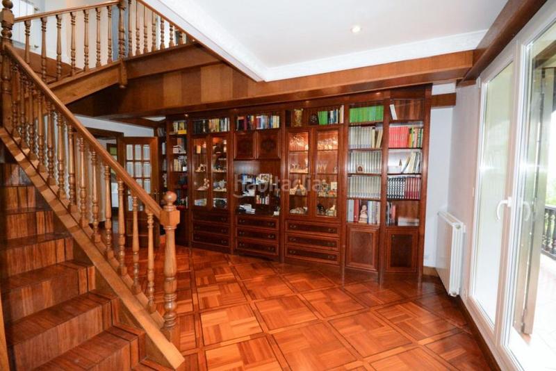 Foto 56b2f27c-2355-4c44-8a33-210abd3a8439. House with heating parking in Igeldo Donostia - San Sebastián