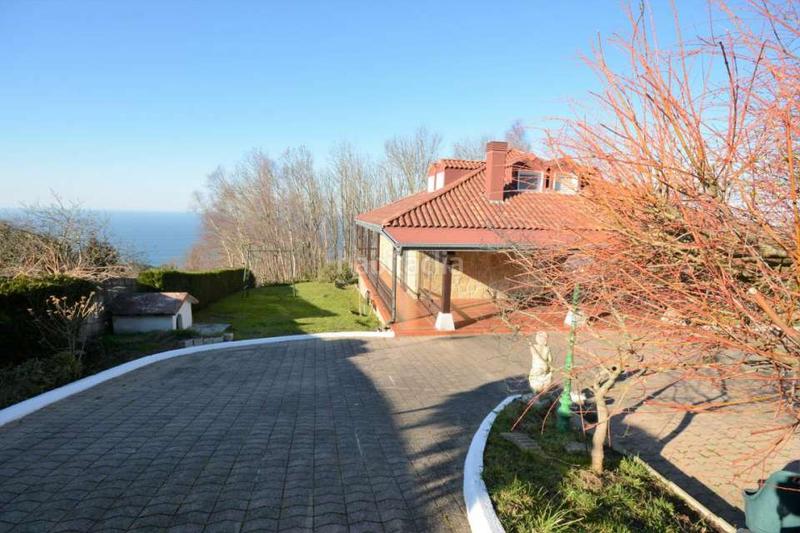 Foto ac57a40a-b024-4d38-a912-15b0443bd8d0. House with heating parking in Igeldo Donostia - San Sebastián