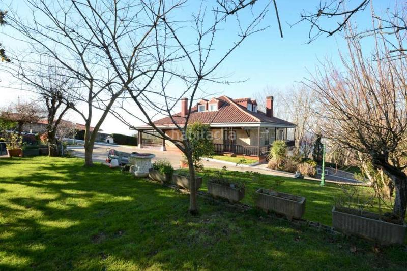 Foto ae8fb82a-ae07-4803-bb92-189cb24a0e1c. House with heating parking in Igeldo Donostia - San Sebastián