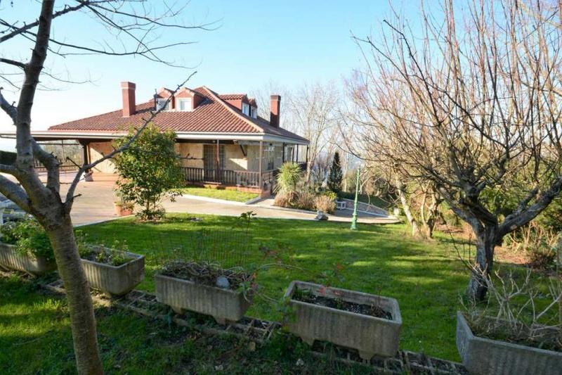 Foto b94bfbf0-453b-4f67-ab55-7729f9ef9aa2. House with heating parking in Igeldo Donostia - San Sebastián