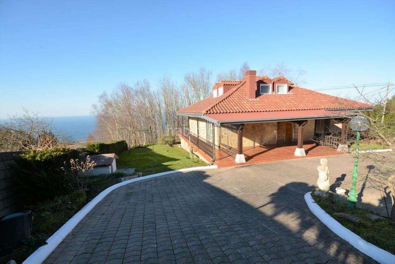 Foto d221f652-c463-4c9a-9dca-db5100cebeea. House with heating parking in Igeldo Donostia - San Sebastián