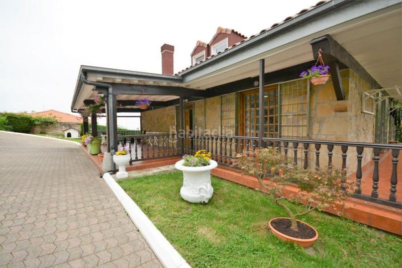 Foto e34d6c46-2257-4f4a-831f-7e8c4489a848. House with heating parking in Igeldo Donostia - San Sebastián