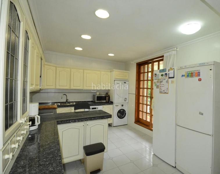 Foto ec369df2-b9fd-486a-b1b4-644668419aa4. House with heating parking in Igeldo Donostia - San Sebastián