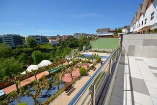 Casa adossada  Montesol etxetaldea. Villa adosada en alto miracruz., urbanización privada montesol e