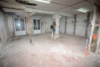 Gesch�ftsraum  Larramendi kalea. Localbodega  de 140 m2 con acceso por ascensor y escaleras.