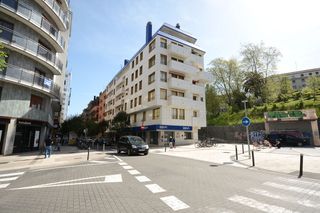 Piso  Matia kalea. Antiguo calle matia. impresionante piso de esquina con garaje y