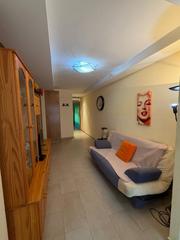 Piso en Carrer luis cendoya 90. Tu nuevo hogar entre el mercado y la playa