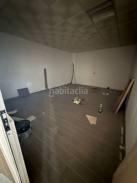 Foto 0d4fc50f-33a9-4eb4-935c-3a31f1808fb4. Local comercial a Avenida de Abril-9 de Octubre Sagunt