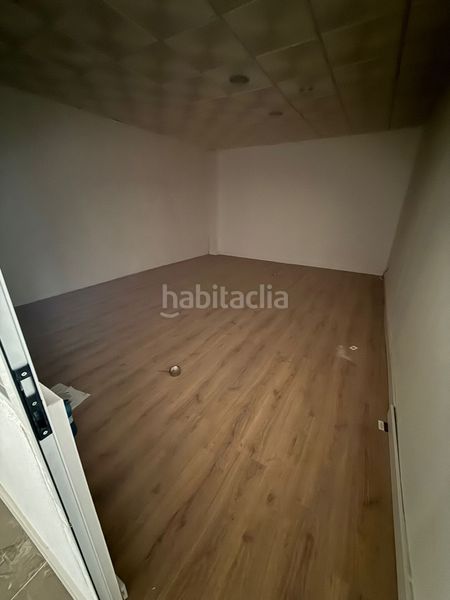 Foto b932cae1-66c1-41cf-8927-bcded55f449a. Local comercial a Avenida de Abril-9 de Octubre Sagunt