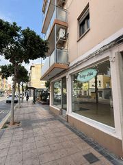 Locale commerciale in Avenida de Abril-9 de Octubre