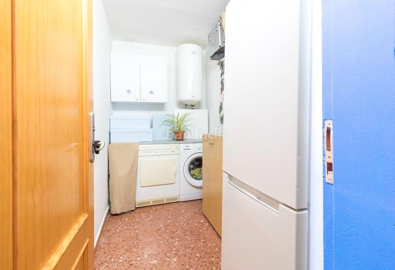 Foto 56ca82de-89df-4b98-9f83-0d26bc1cad05. Local comercial en carrer quinze 27 local ideal para cualquier negocio en Tarragona
