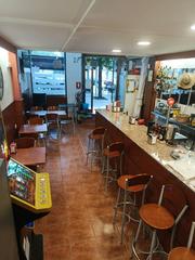 Transfer Business premise in Avinguda marquès de montoliu 12. Local  cafetería  en traspaso