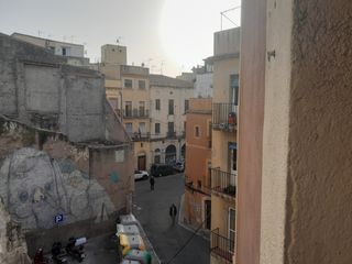 Lloguer Pis  Plaça de l'oli 10. Piso dos habitaciones en pleno centro histórico