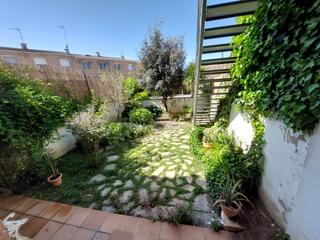 Maison jumelée à Tàrrega. Encantadora casa en la zona del colegio "sant josep" de tàrrega
