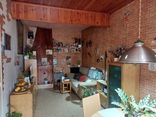 Casa a Tàrrega. Casa en tarrega con planta baja muy comercial.-