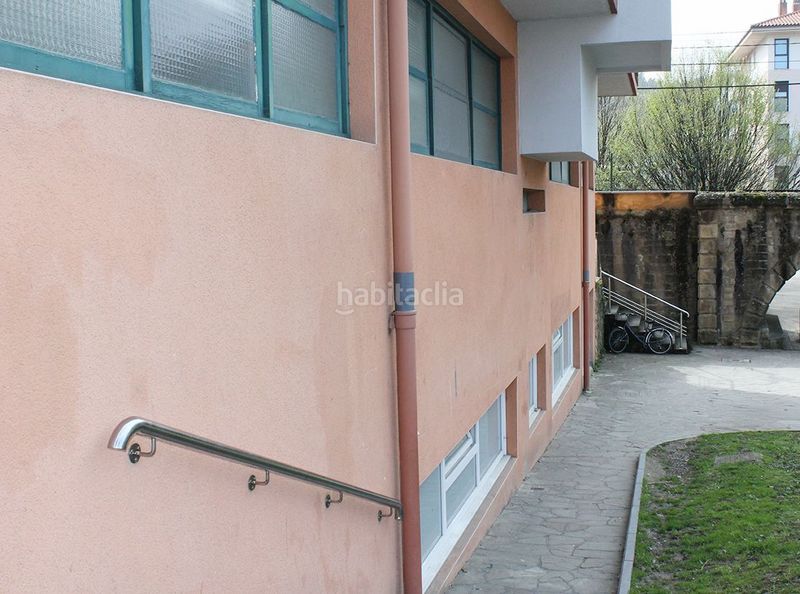 Foto 4f80f7f9-6e1a-4e0a-8878-f436c9b113e0. Local comercial a Zarautz