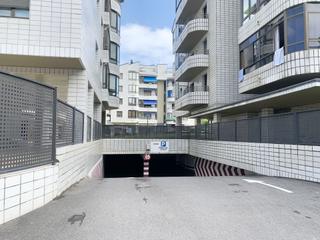 Aparcament cotxe a Zarautz. Garaje en primera linea de playa