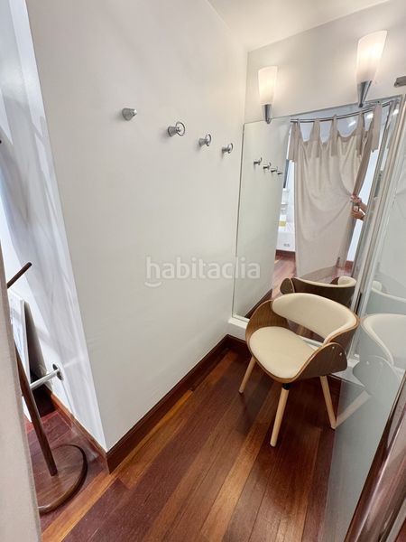 Foto d2baf953-4007-43ba-8903-742d5fec0dbc. Local comercial a donibane a Zarautz