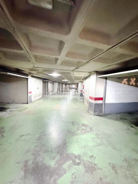 Foto 2111045d-2418-4972-b21f-8f31808587b2. Aparcament cotxe a Zarautz