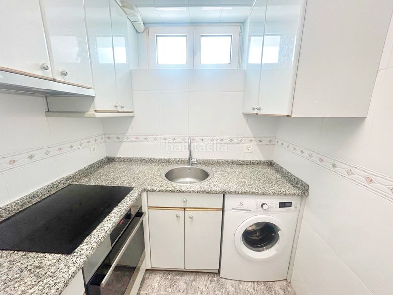 Foto 9f346f55-e59d-4731-8589-8a8d77663787. Estudi amb piscina a Zarautz